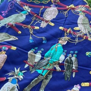 Hermes Silk Carre 90 big scarf Falcons Oiseaux Du Roy